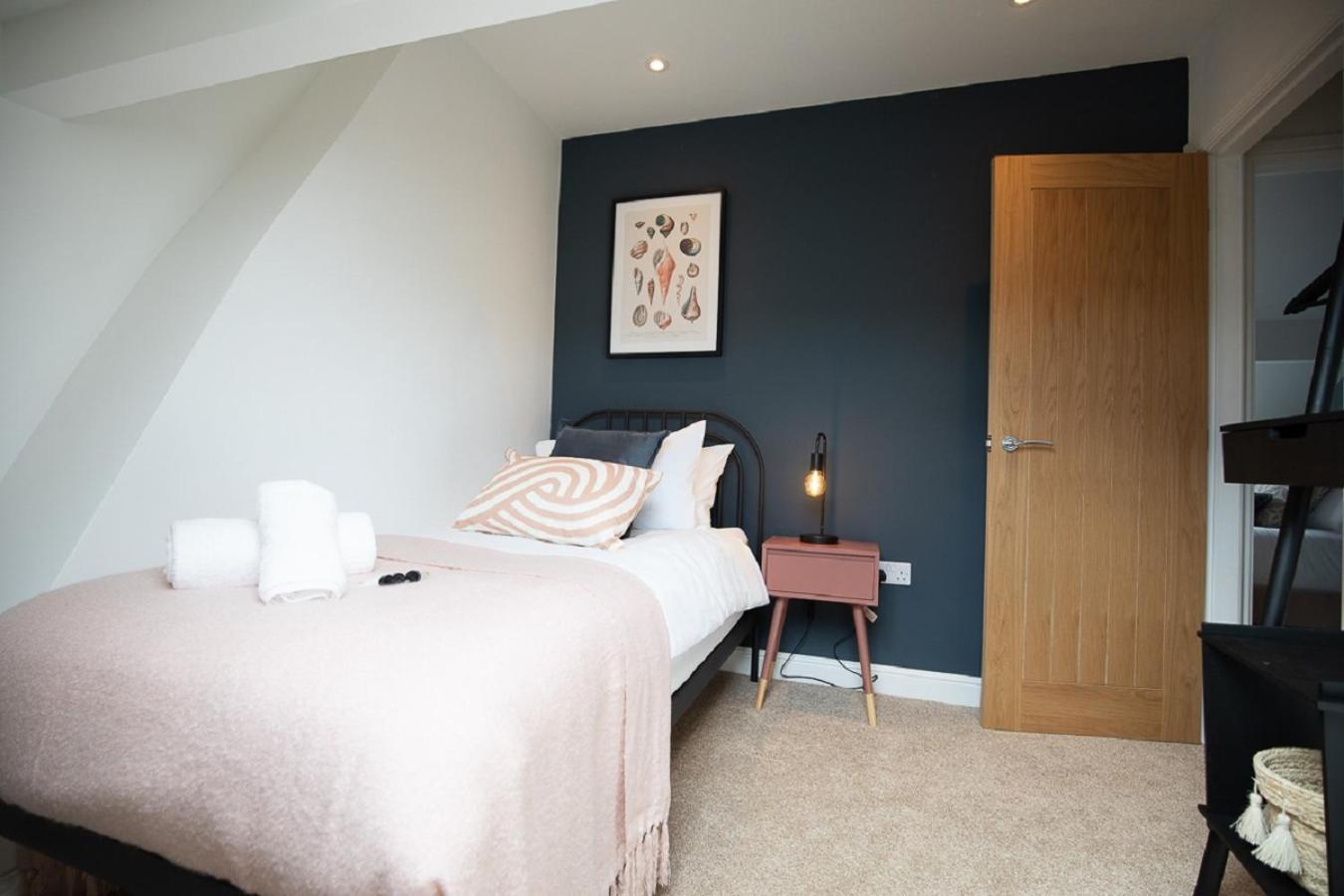 Sea Renity Villa Whitby Dış mekan fotoğraf